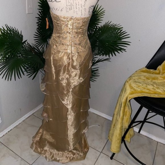 Gorgeous Ignite Evening Dress for any Occasion - Picture 4 of 4